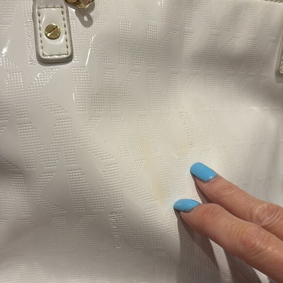 Michael Kors Jet Set Chain Tote - Picture 5 of 16